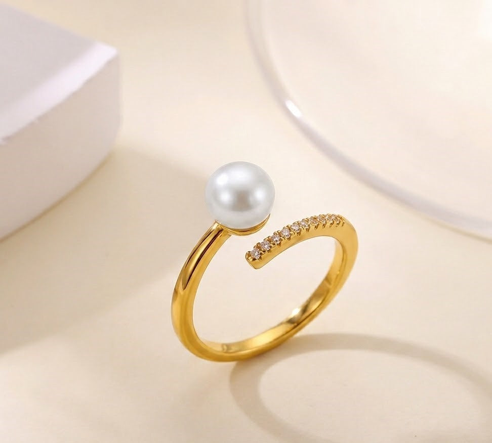 Pearl & Pavé Ring